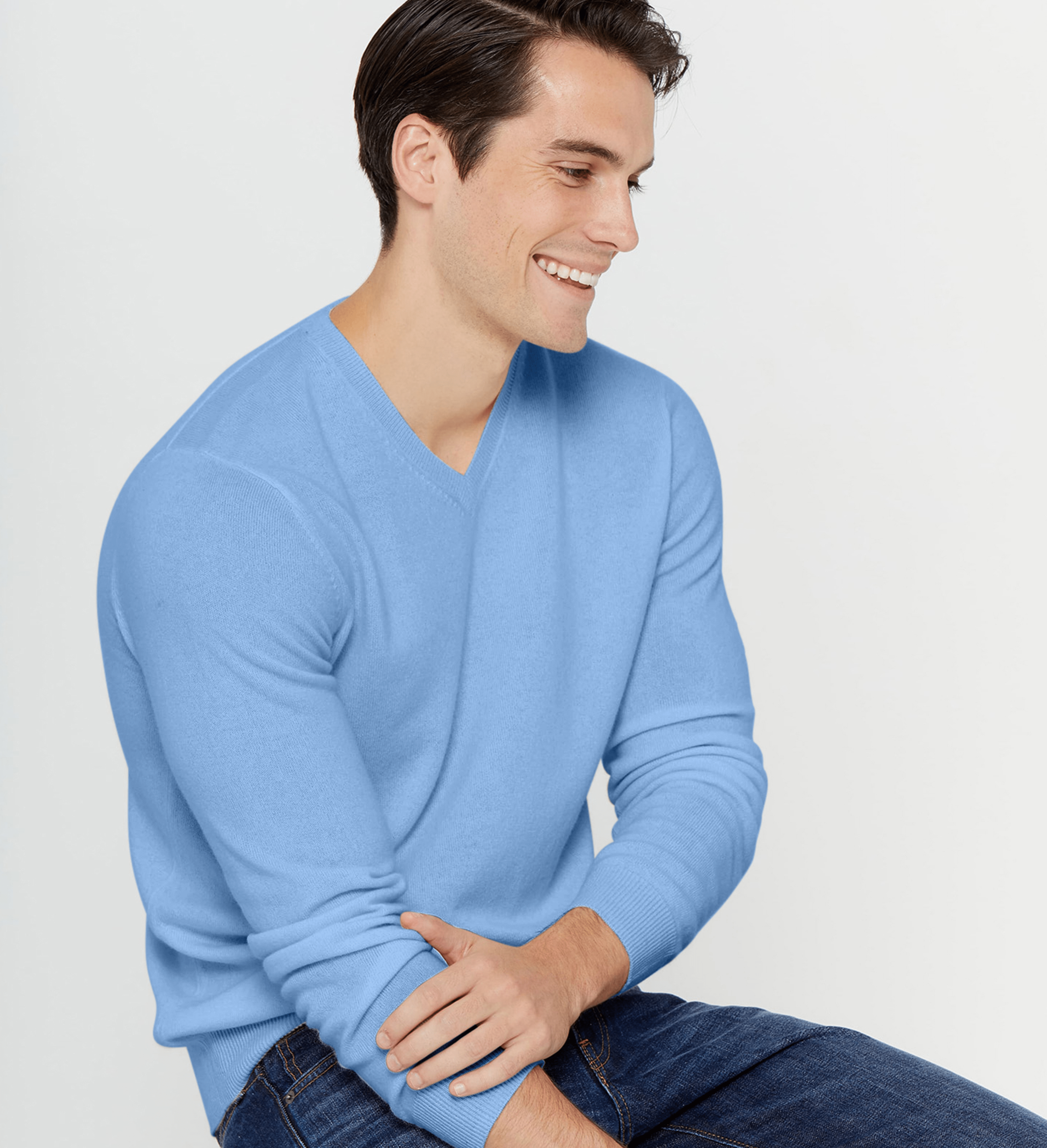 The Men's Basic V-Neck Cashmere Sweater