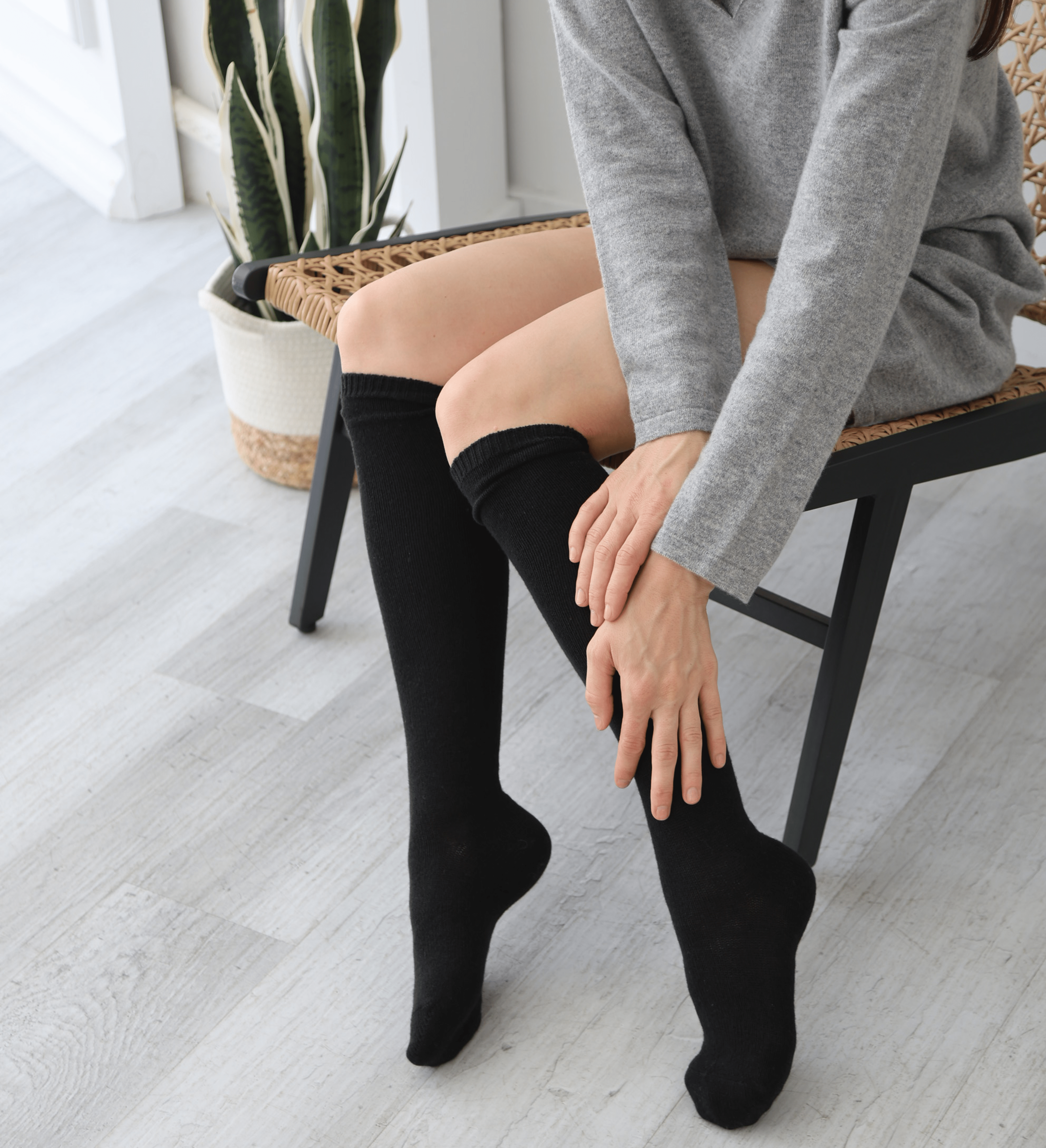 The Classic Knee High Cashmere Socks