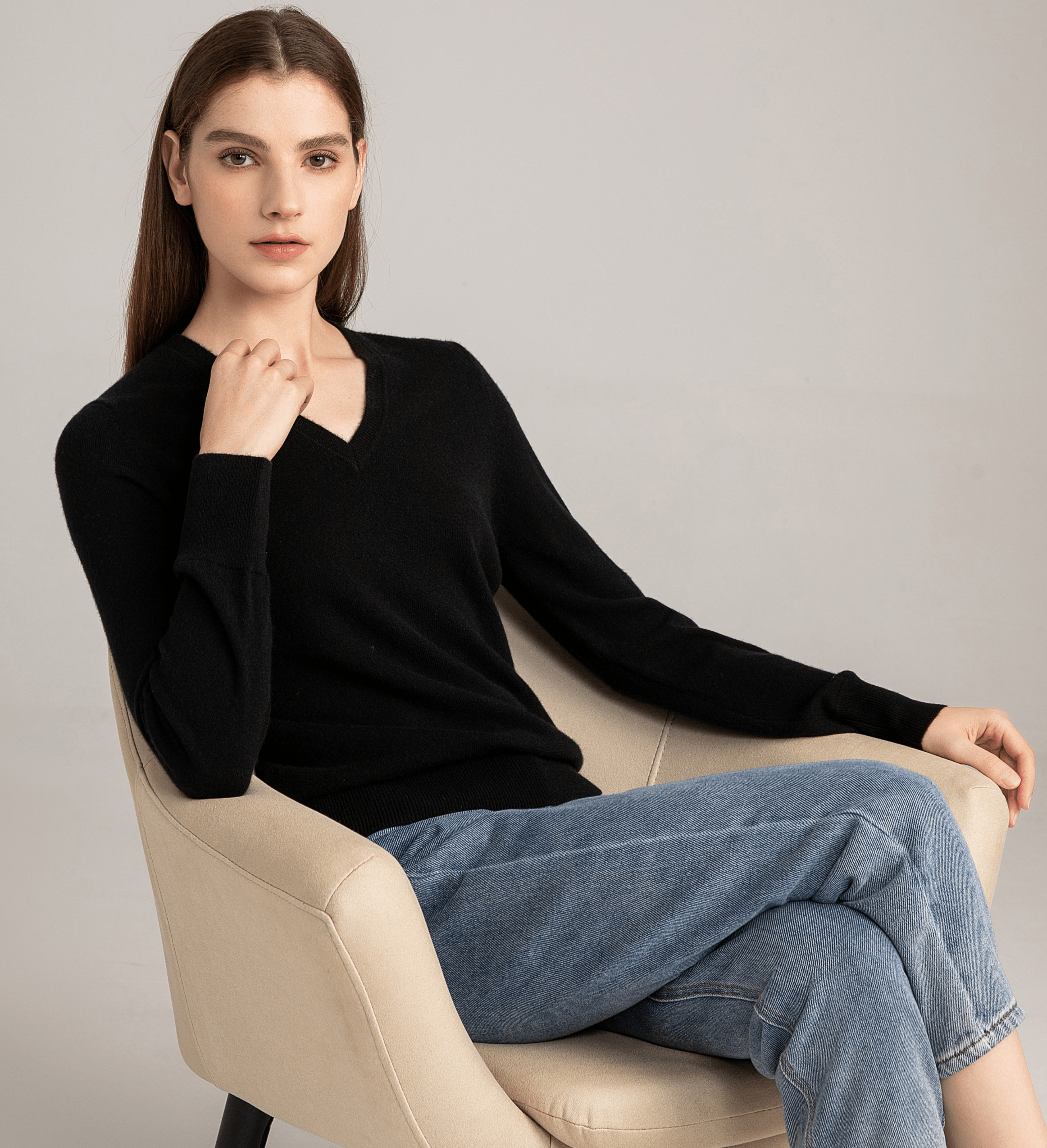 The Women's Basic V-Neck Cashmere Sweater