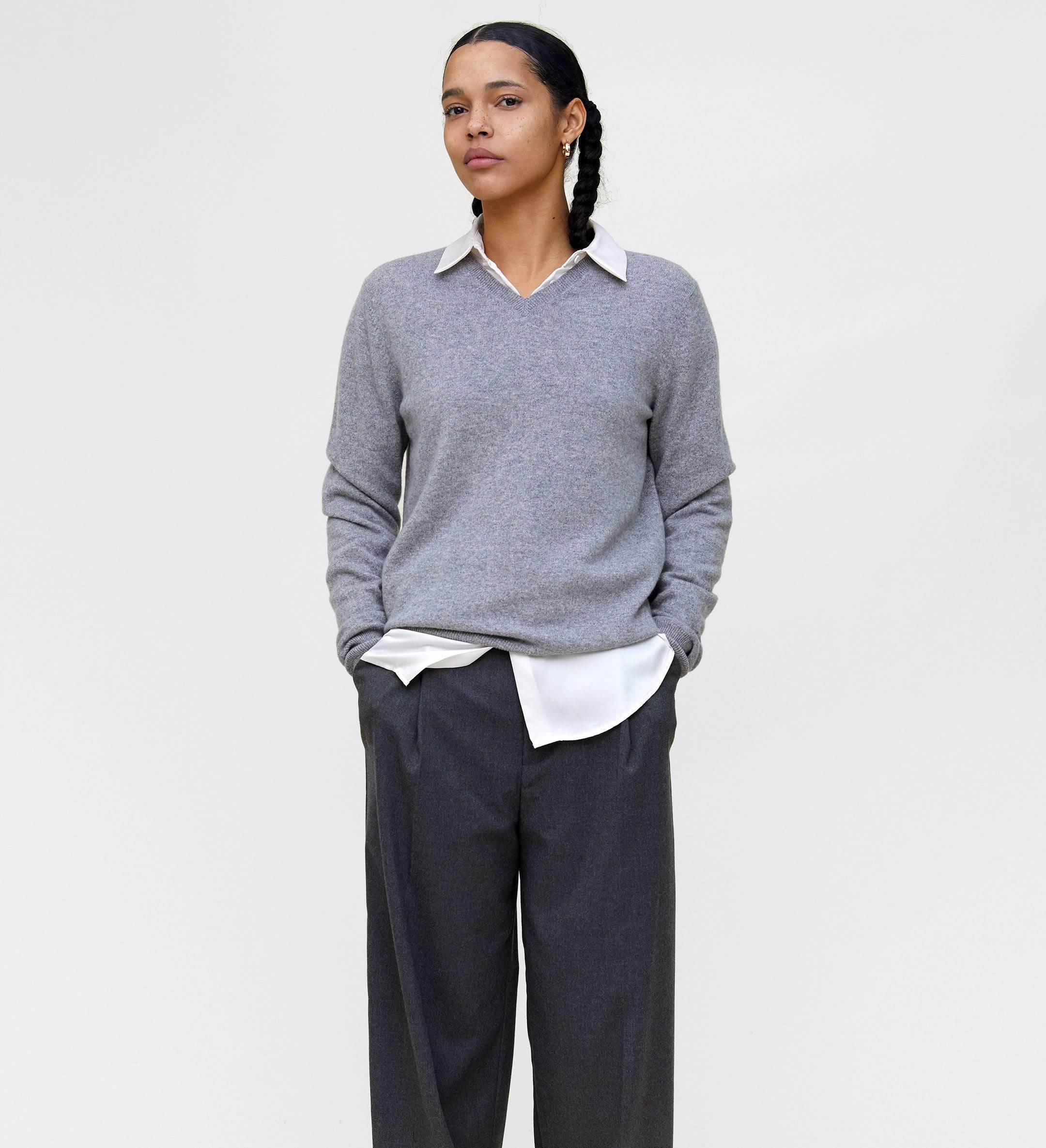 The Women's Basic V-Neck Cashmere Sweater