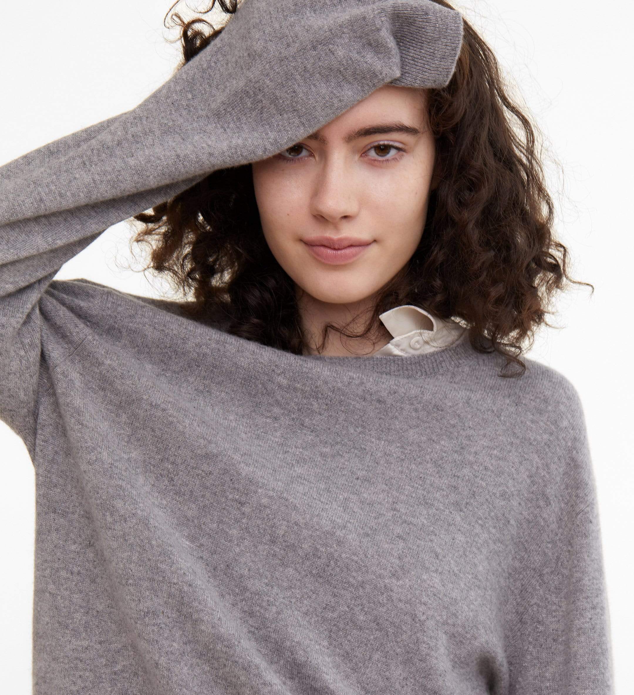 The Women’s Basic Crewneck Cashmere Sweater