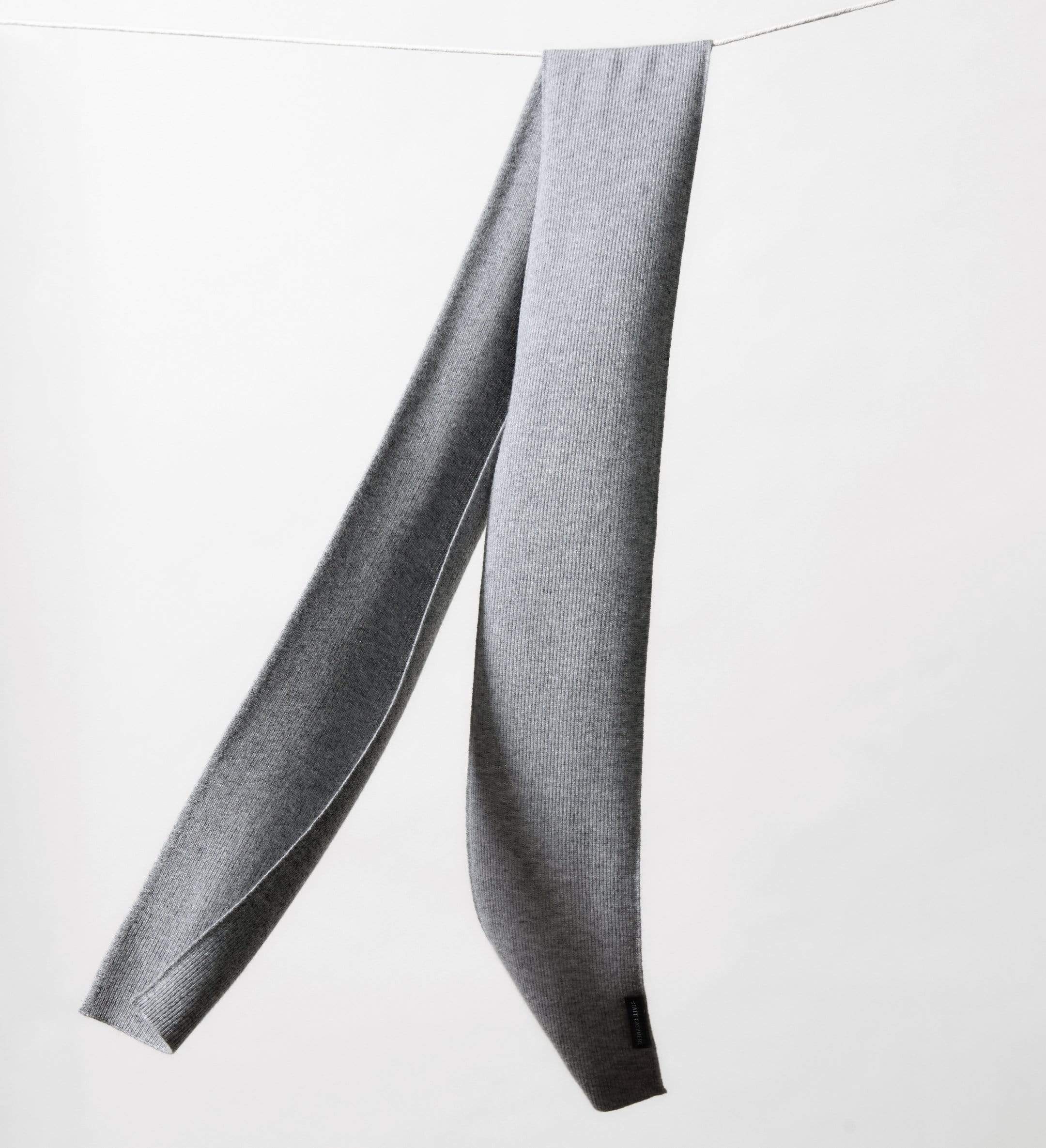 The Unisex Cashmere Ribbed Solid Color Scarf