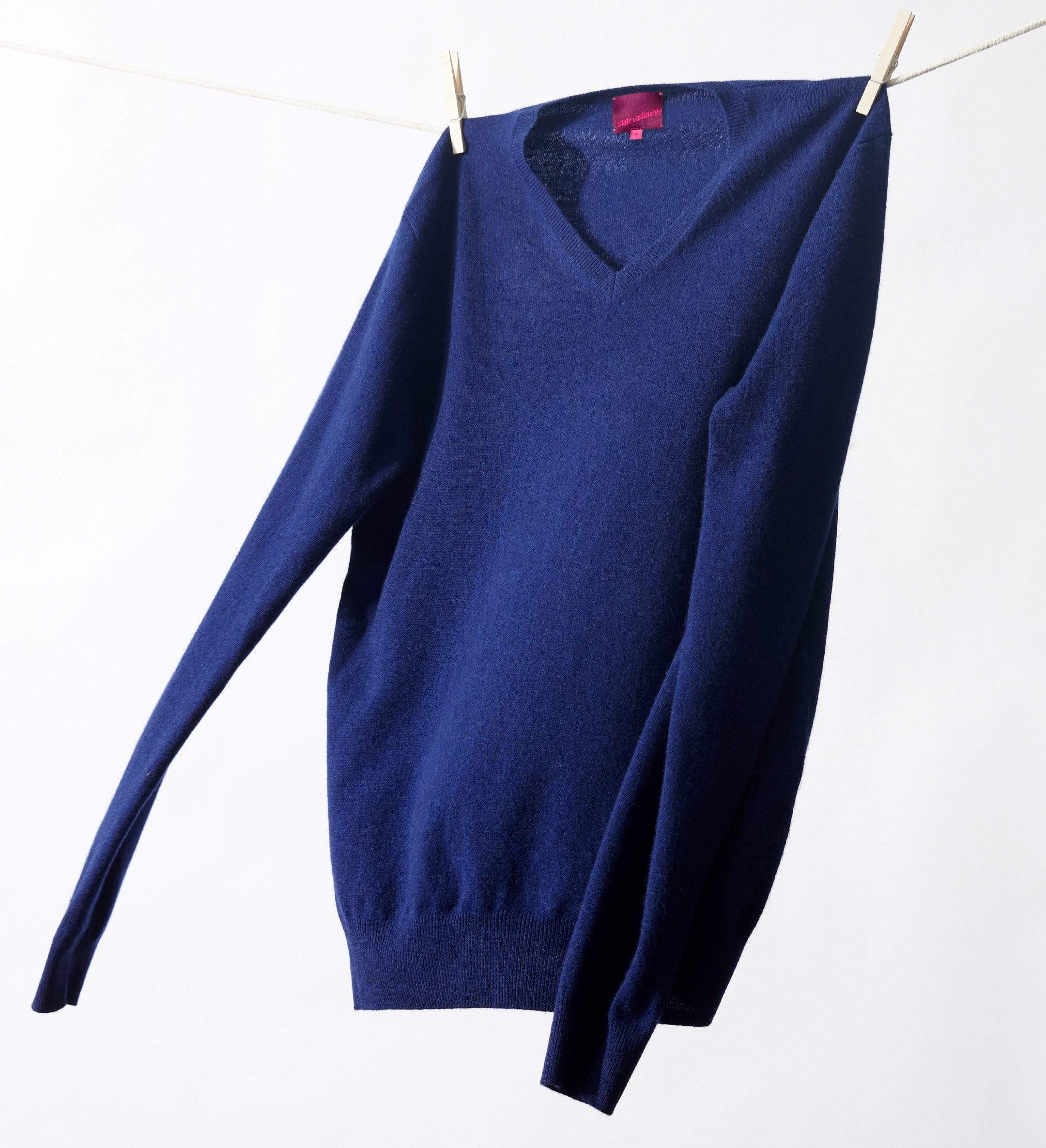 The Men's Basic V-Neck Cashmere Sweater